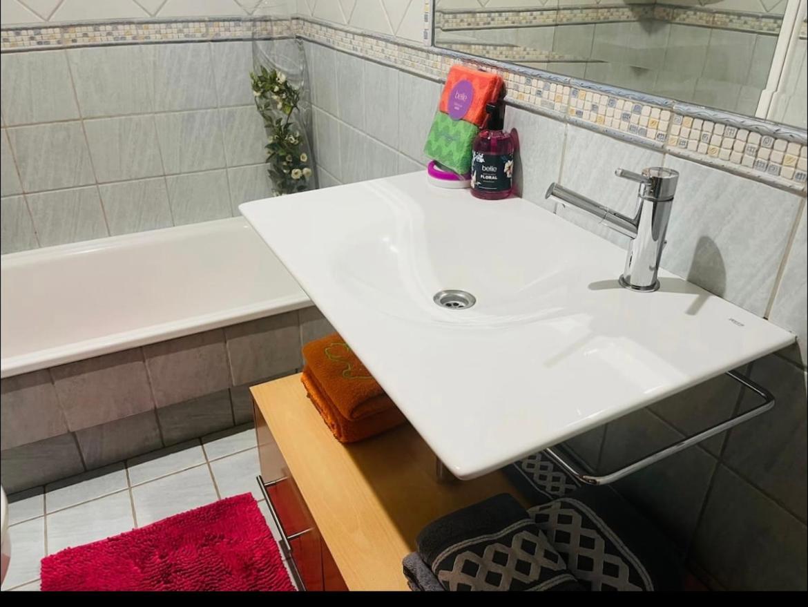 Апартаменты Piso Acogedor Комбарро Экстерьер фото
